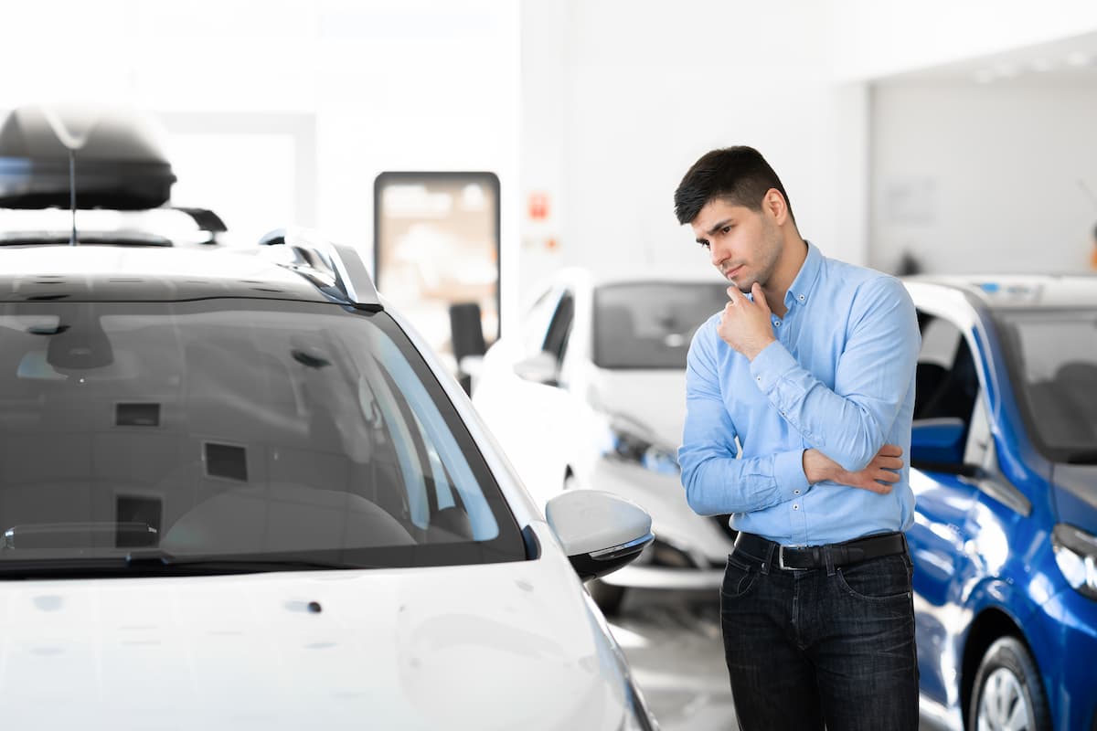 ¿Puedo asegurar un coche que no está a mi nombre?